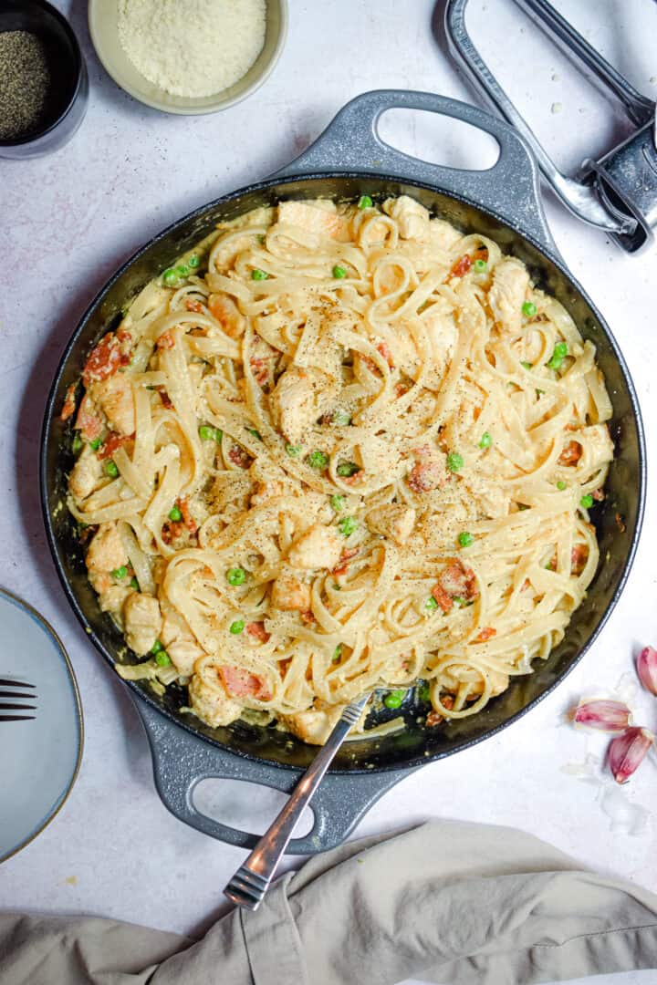 Easy Chicken and Bacon Carbonara - Lynn's Way of Life