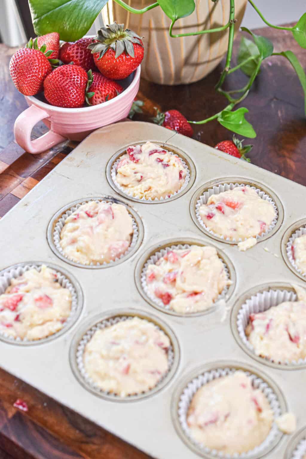 Bakery-Style Strawberry Muffins (With Self Rising Flour) - Lynn's Way ...