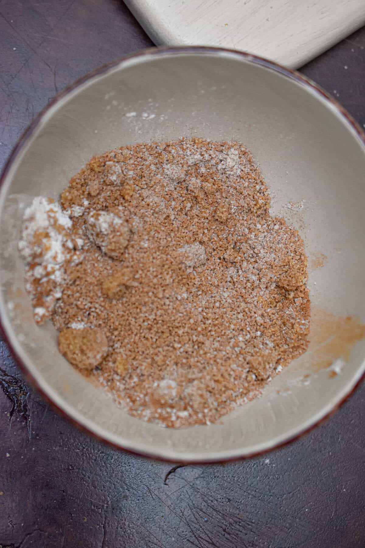 The cinnamon sugar middle is made. 
